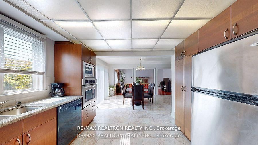 72 Spanhouse Crescent • Markham, ON photo 11
