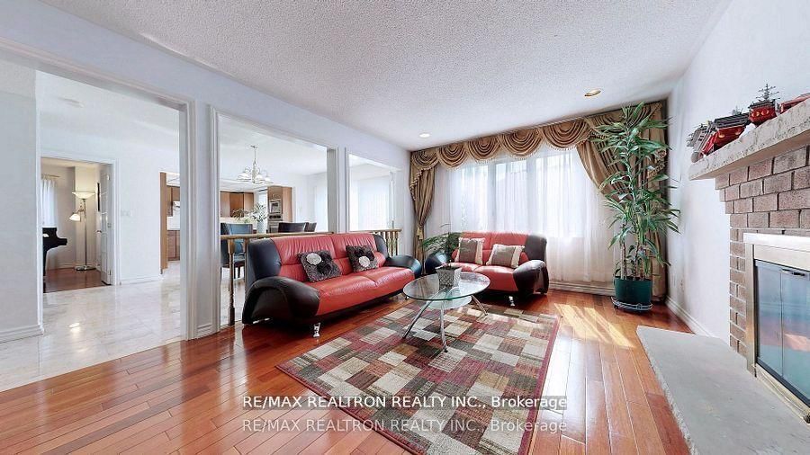 72 Spanhouse Crescent • Markham, ON photo 6
