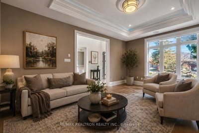 74 Yongehurst Road — photo 6
