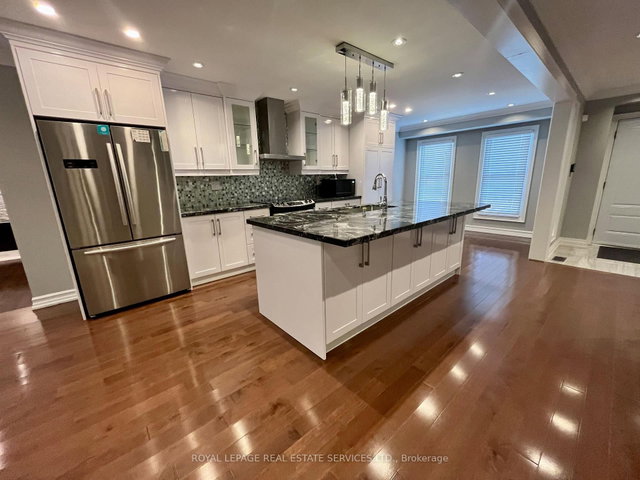 18 Sir Gawaine Place
