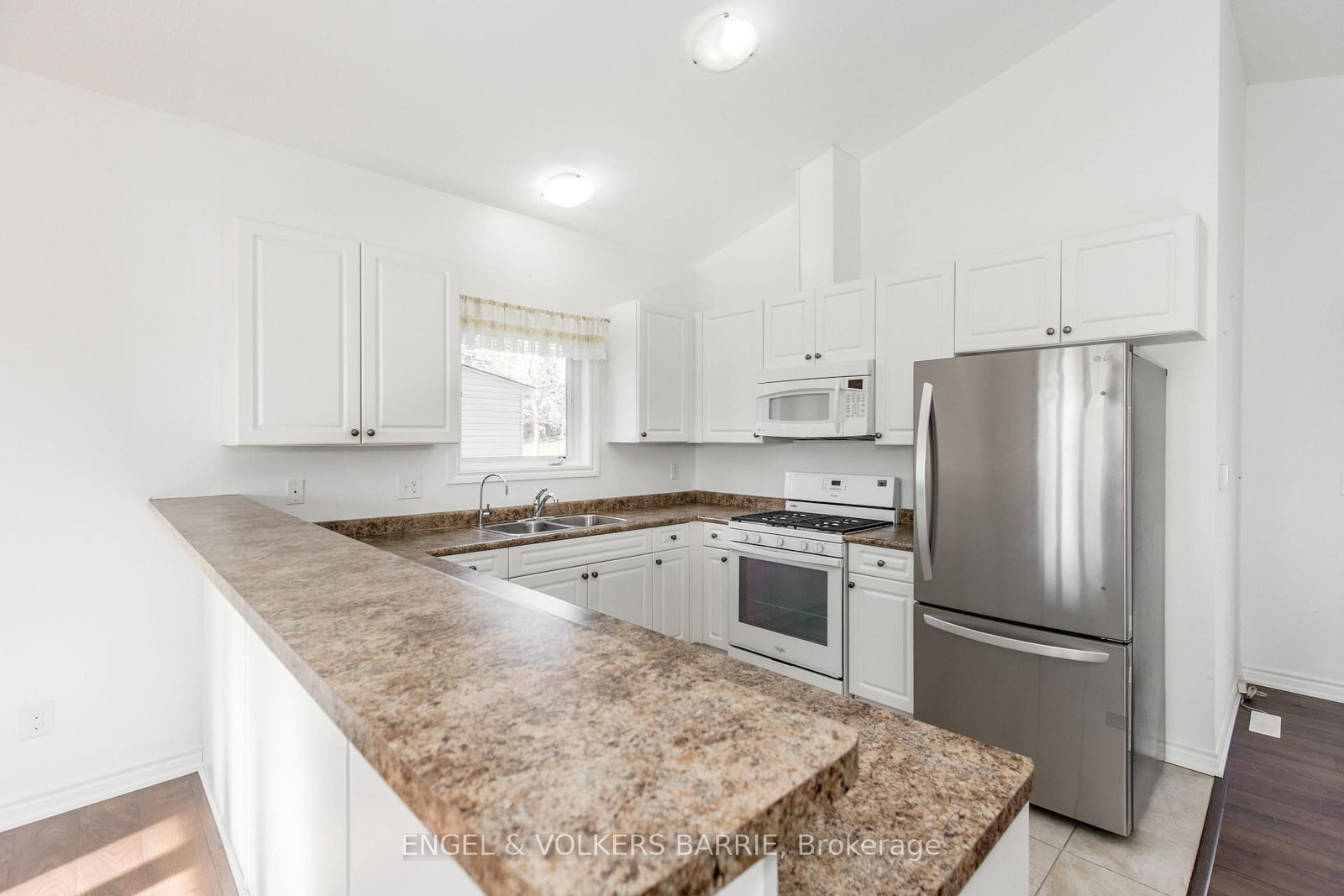 38 Linden Lane • Innisfil, ON photo 11