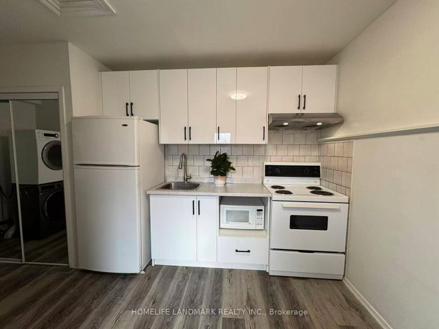 2 - 16 Cartier Crescent