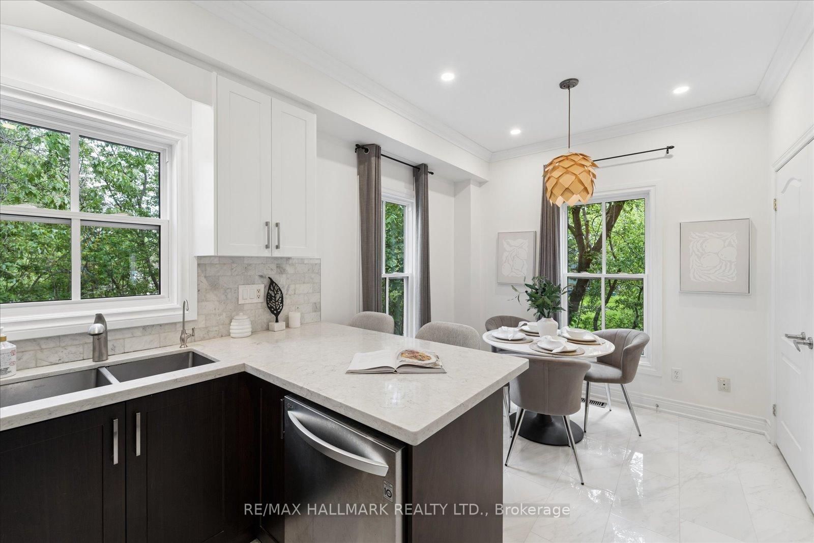 13 E J Lennox Way • Markham, ON photo 24