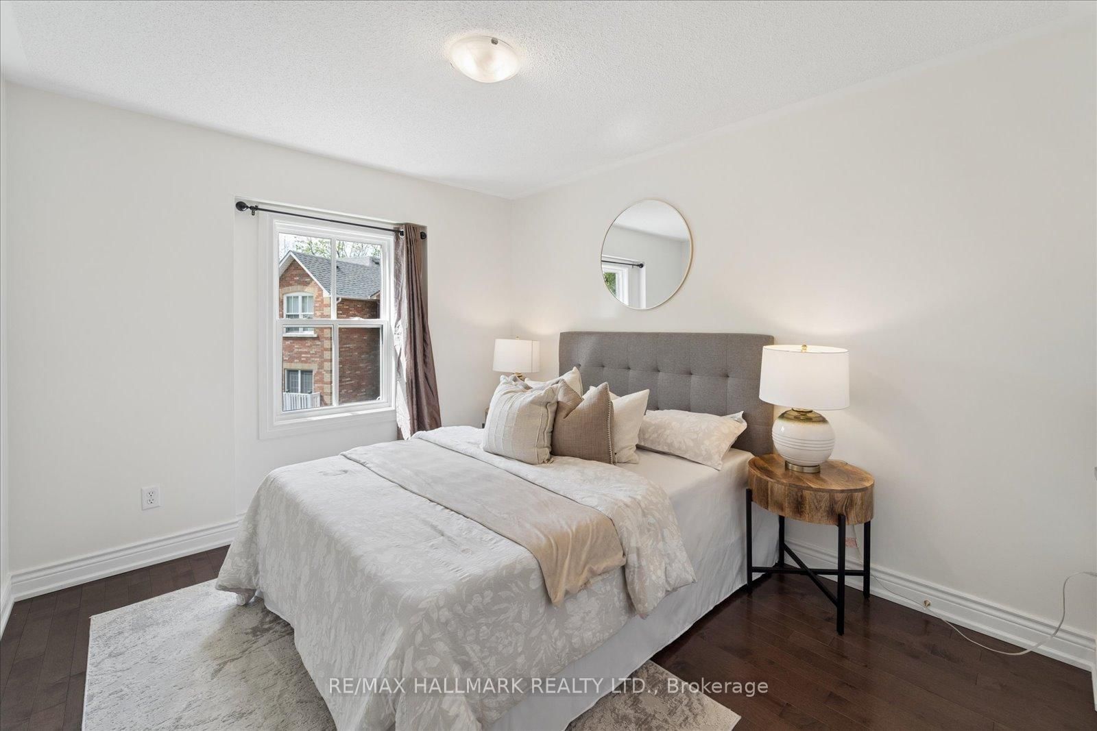 13 E J Lennox Way • Markham, ON photo 32