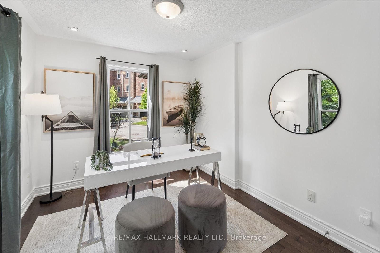 13 E J Lennox Way • Markham, ON photo 4