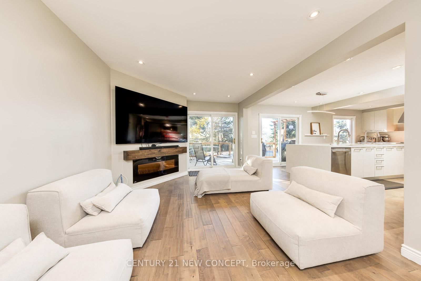 40 Marchwood Crescent • Richmond Hill, ON photo 10