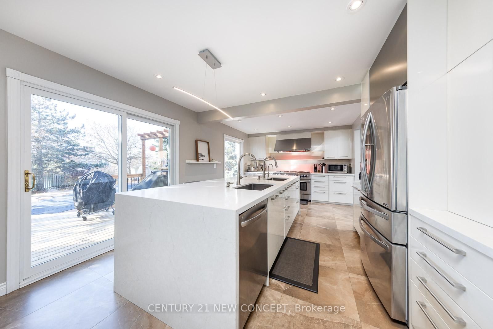 40 Marchwood Crescent • Richmond Hill, ON photo 12