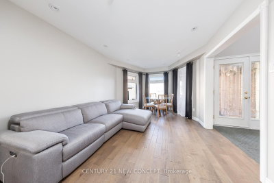 40 Marchwood Crescent — photo 6