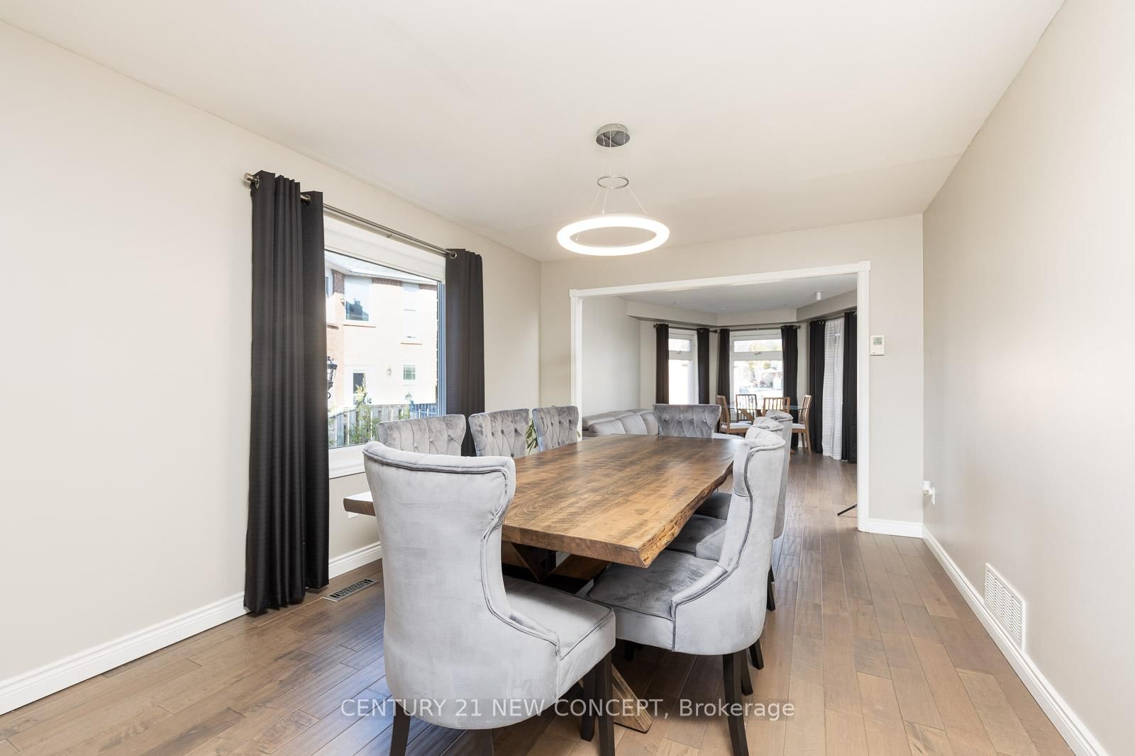 40 Marchwood Crescent • Richmond Hill, ON photo 9