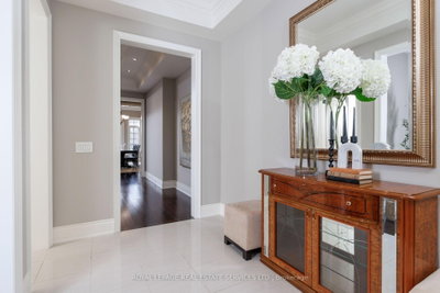 68 Annsleywood Court • Vaughan, ON photo 9