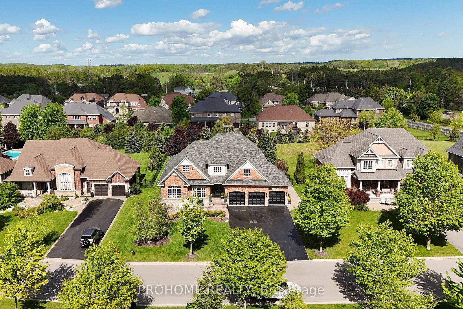 17 Fountainview Lane • Uxbridge, ON photo 4