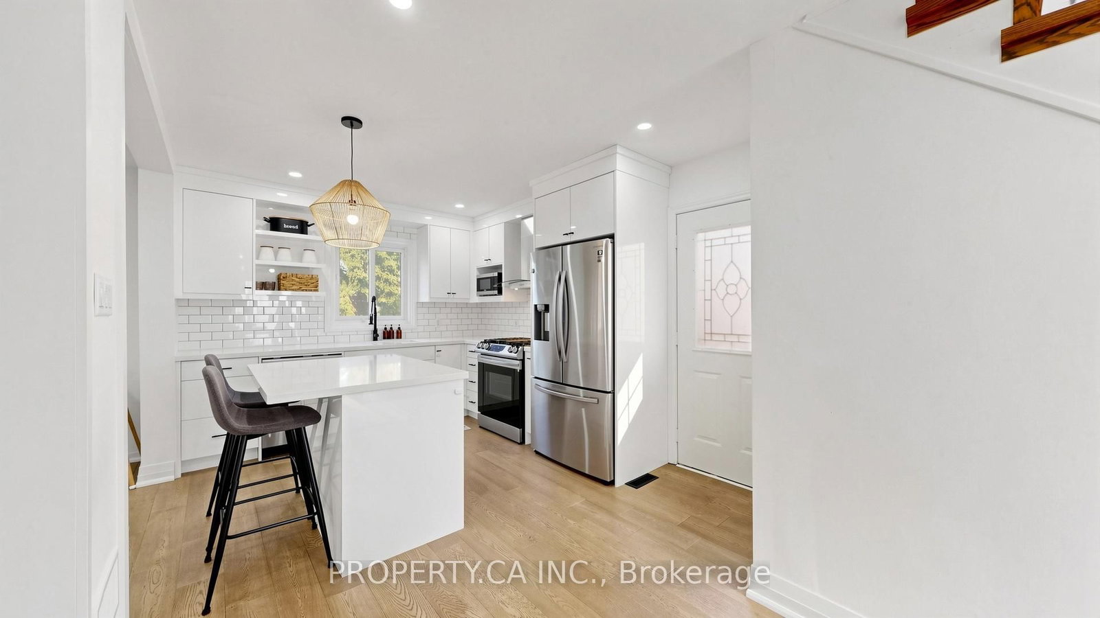 32 Hodgins Avenue • Georgina, ON photo 11