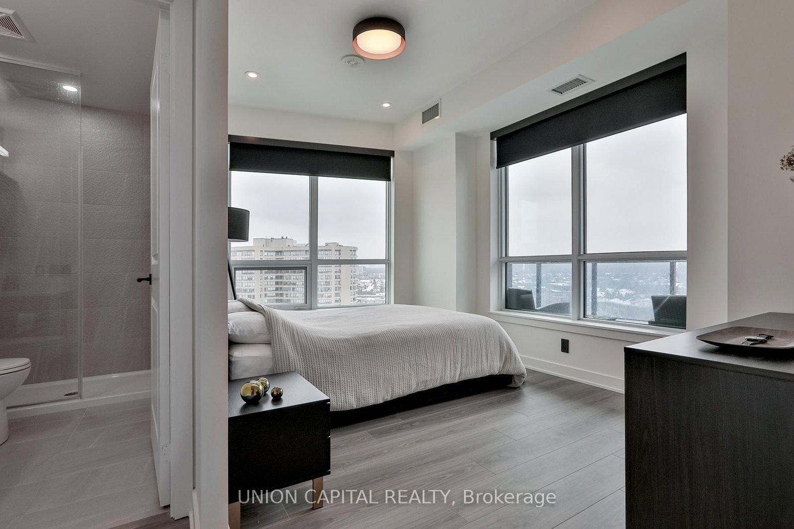 30 Upper Mall Way • #1002 • Vaughan, ON photo 10