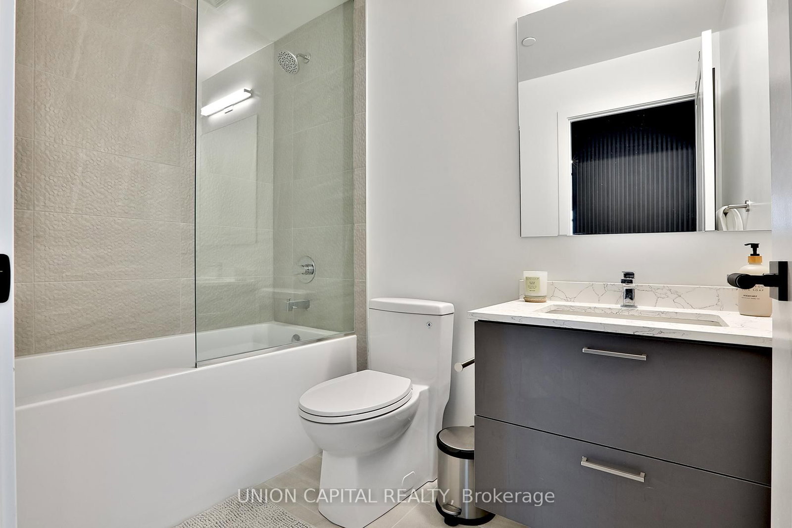 30 Upper Mall Way • #1002 • Vaughan, ON photo 15