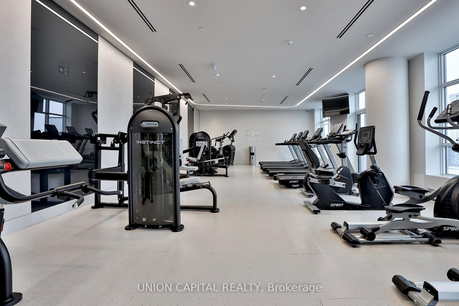 30 Upper Mall Way • #1002 • Vaughan, ON photo 21