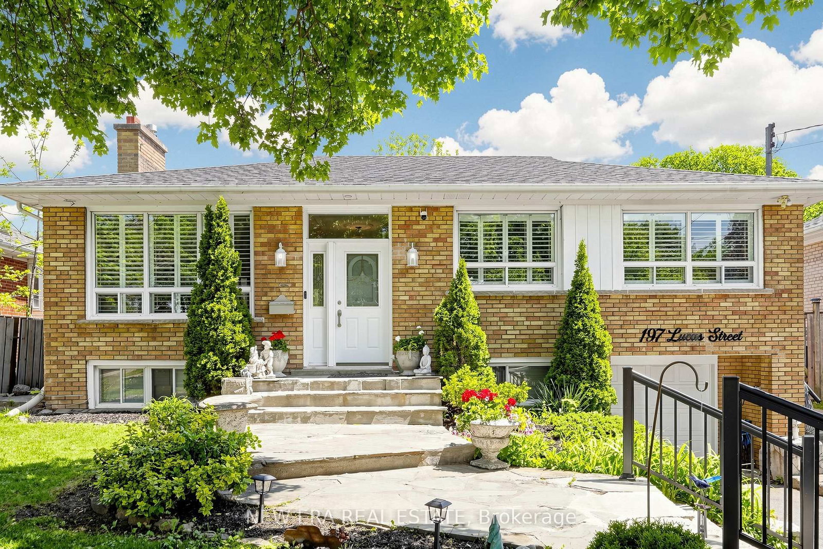 197 Lucas Street • Richmond Hill, ON photo 1