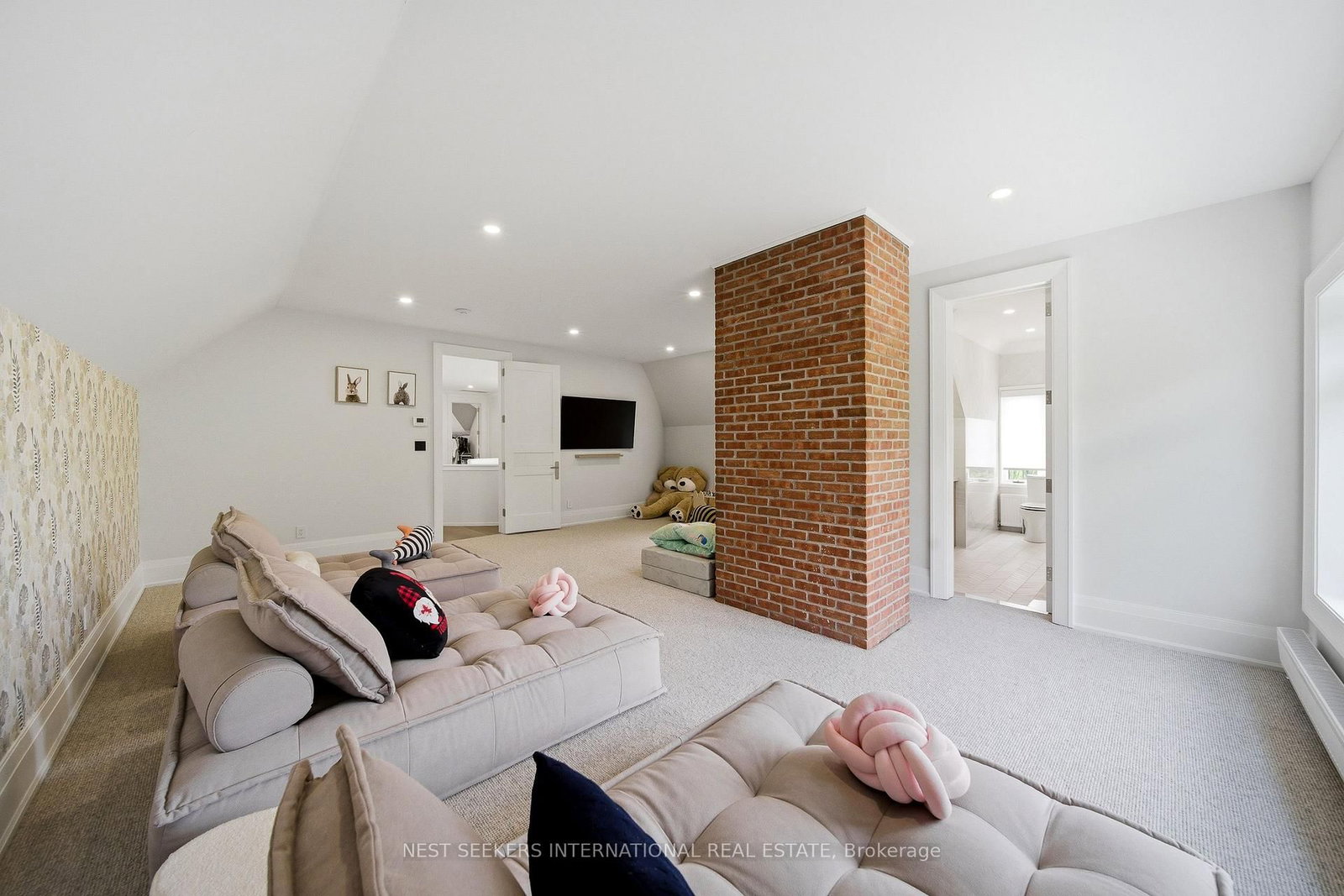 35 Kingswood Drive • King, ON photo 39