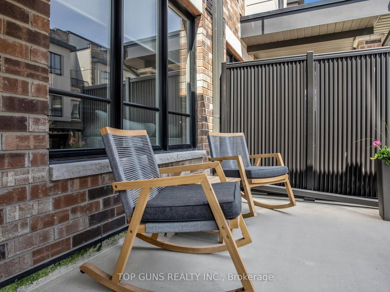 4 - 50 Baynes Way