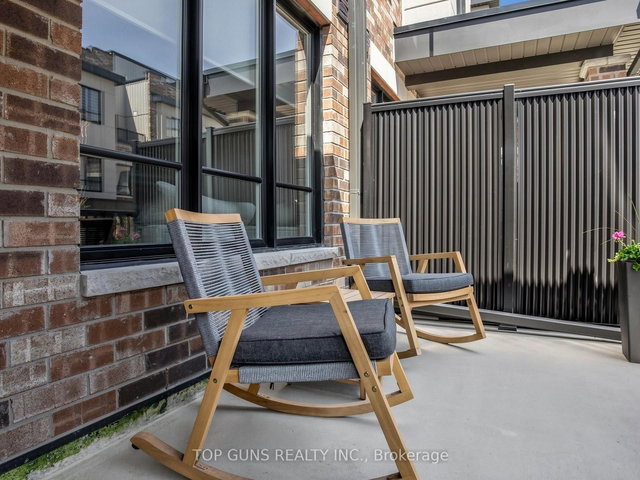 4 - 50 Baynes Way