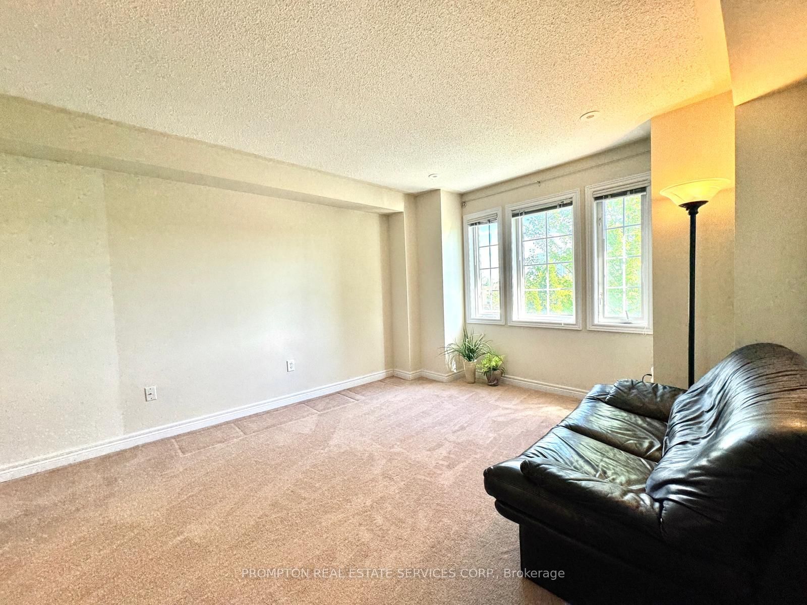 2516 Bur Oak Avenue • Markham, ON photo 11