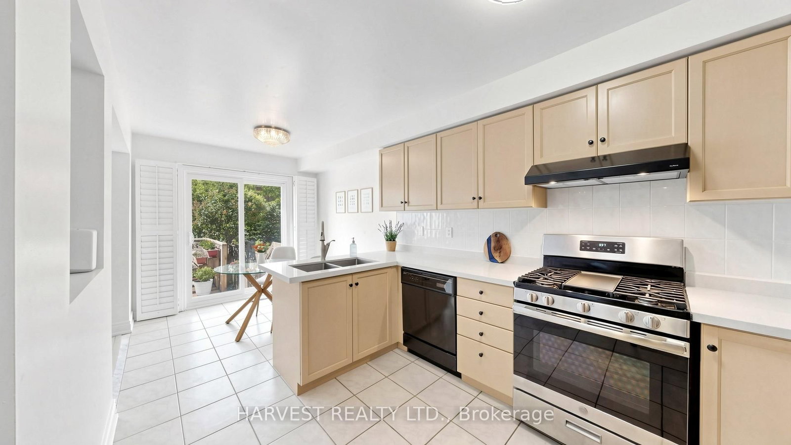 92 Royal Chapin Crescent - Photo 9