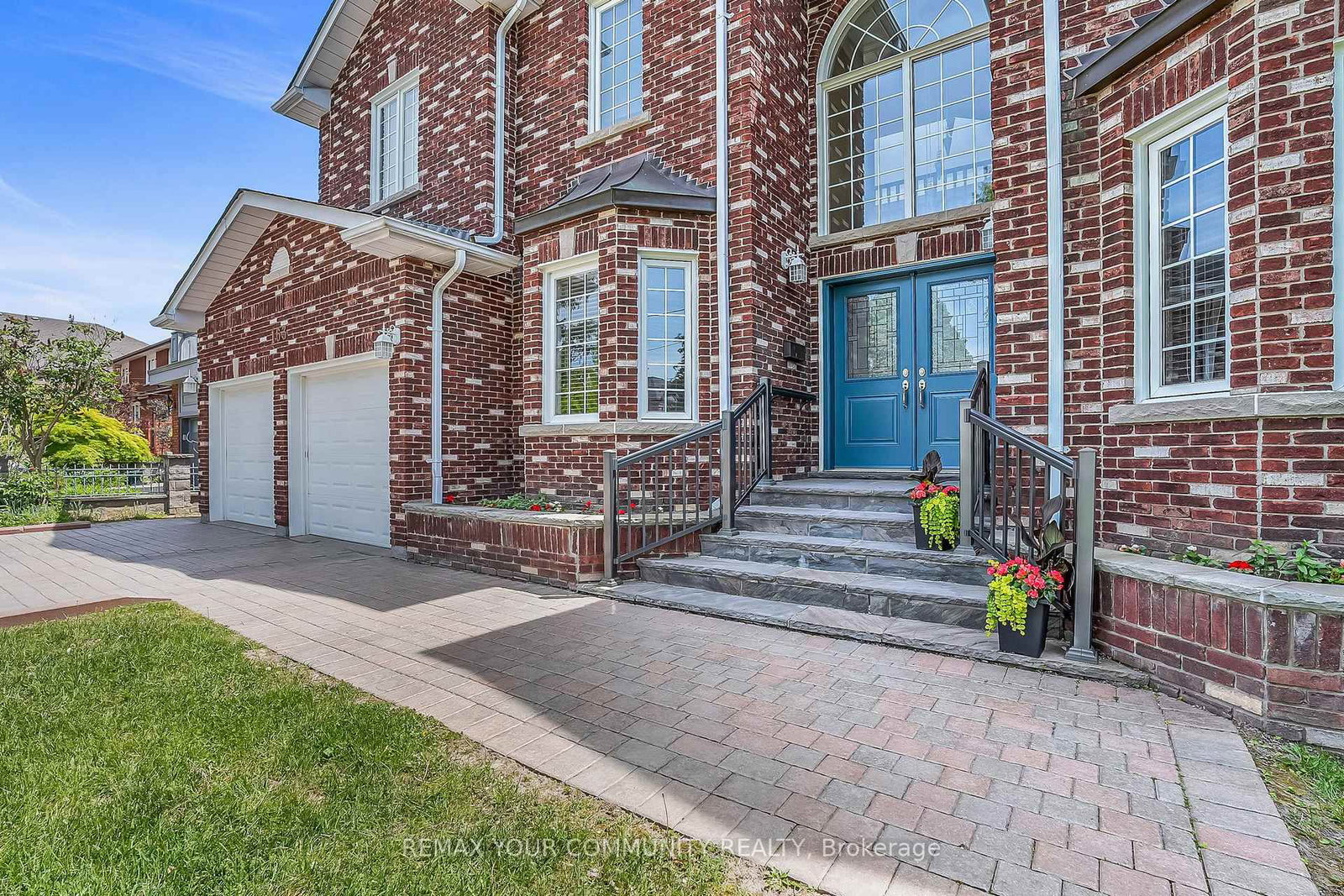 163 Oxford Street • Richmond Hill, ON photo 3