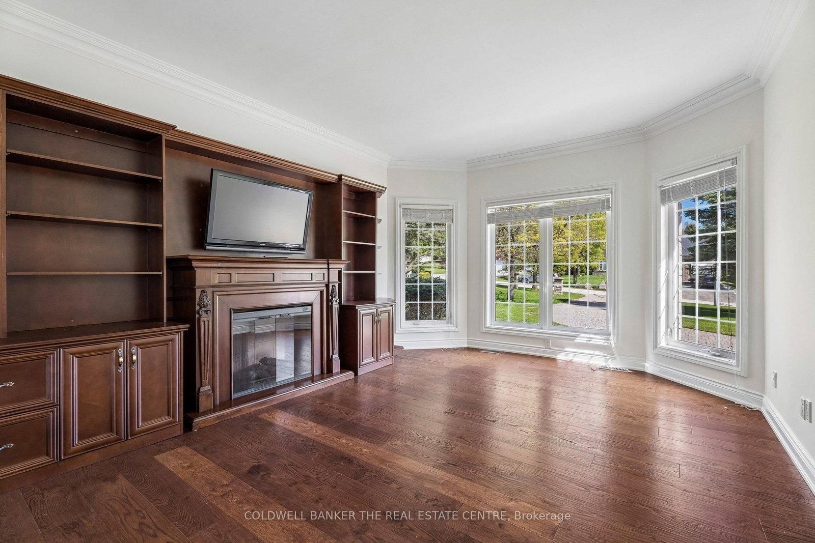 480 Coventry Hill Trail • Newmarket, ON photo 6