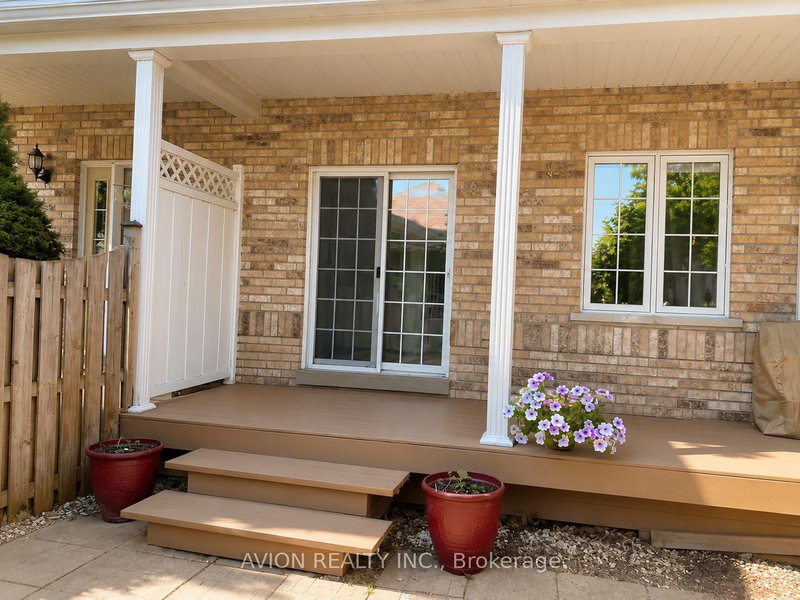 home for lease on 9 RIVERLANDS Avenue