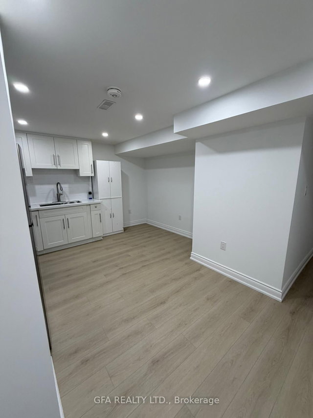 Basement - 74 Four Seasons Crescent