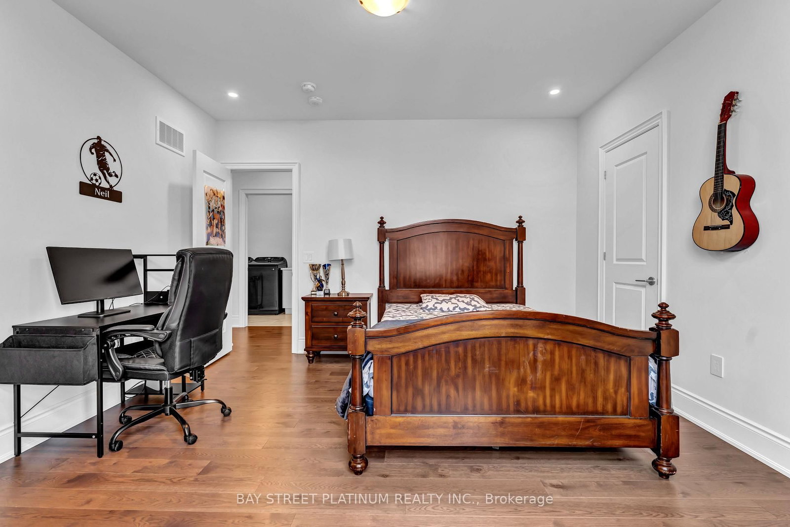 18 Woodgate Pines Drive • Vaughan, ON photo 39
