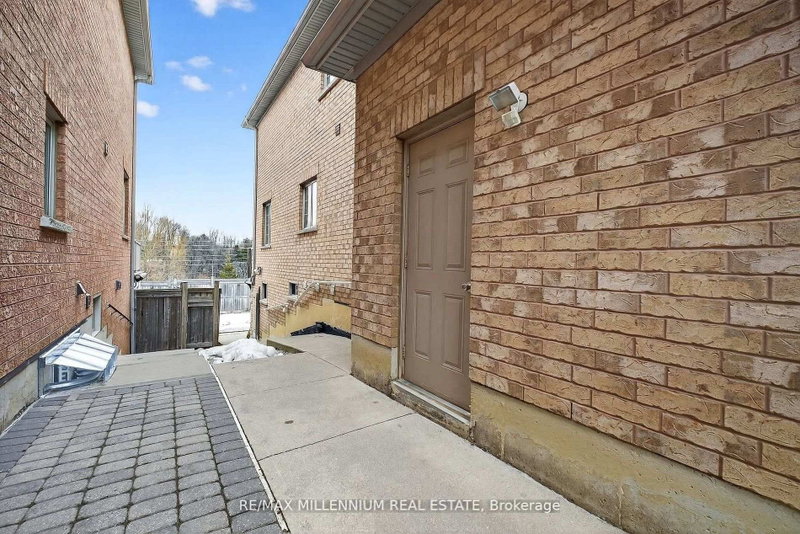 75 Twin Hill Crescent