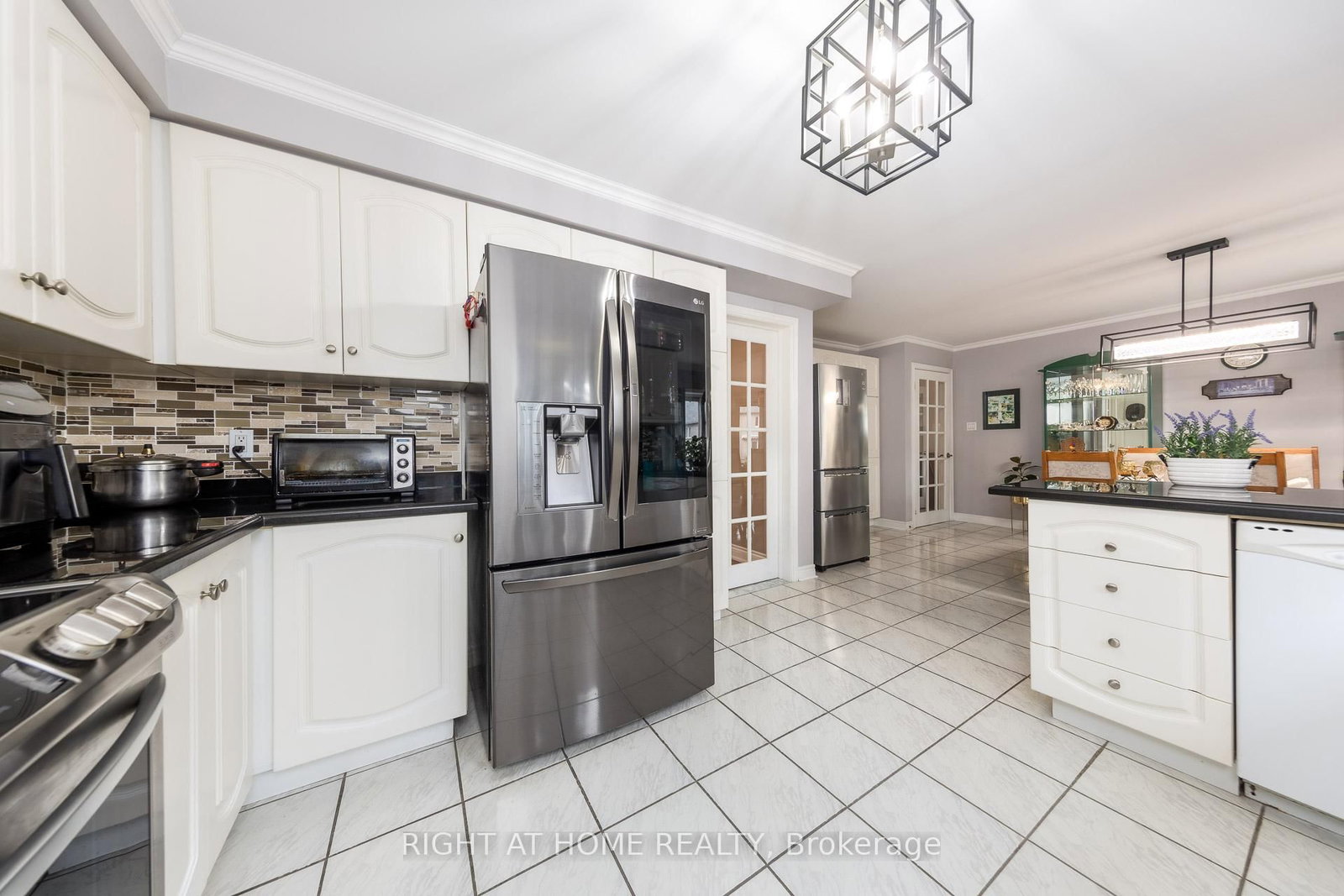 27 Addison Street • Richmond Hill, ON photo 18