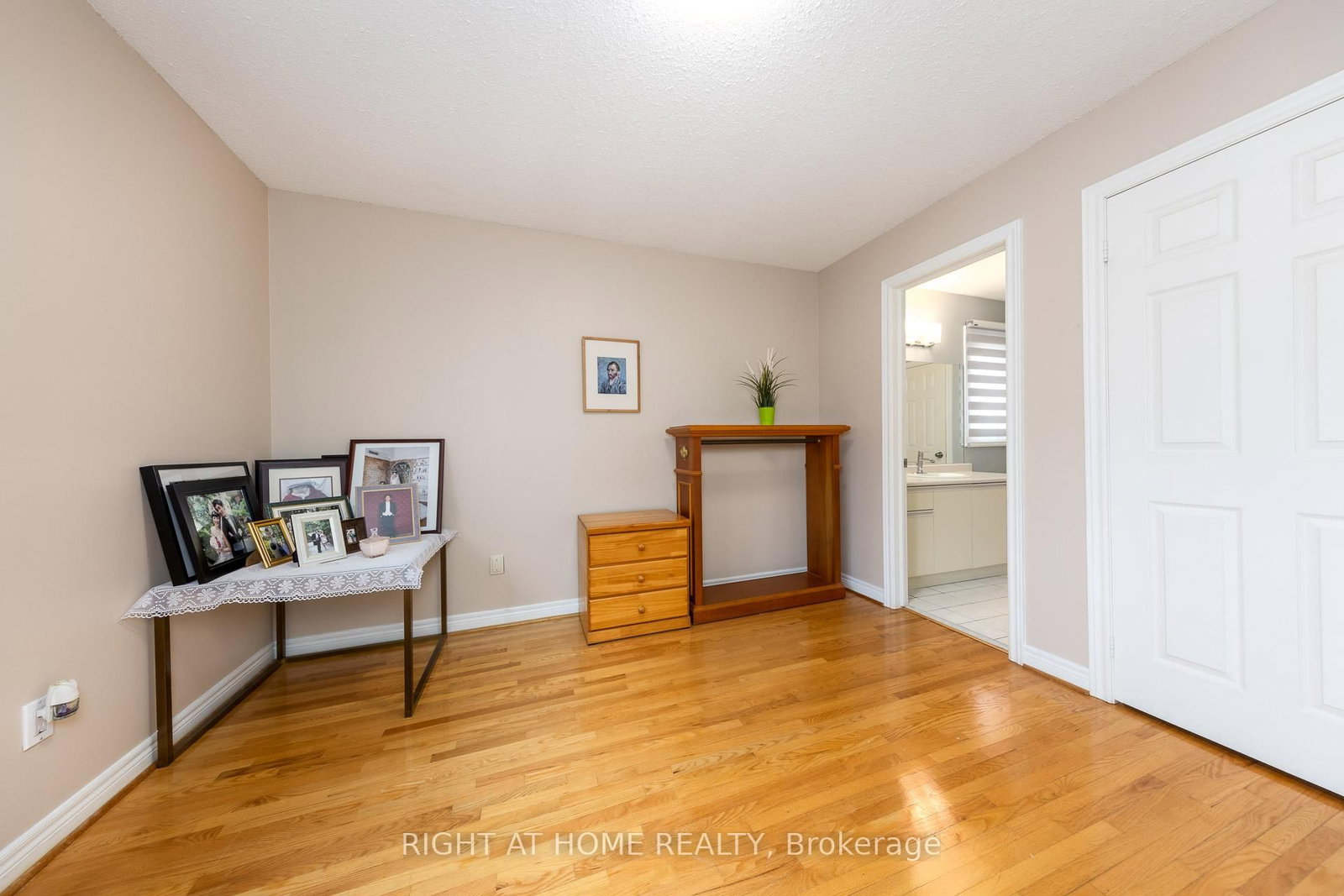 27 Addison Street • Richmond Hill, ON photo 36