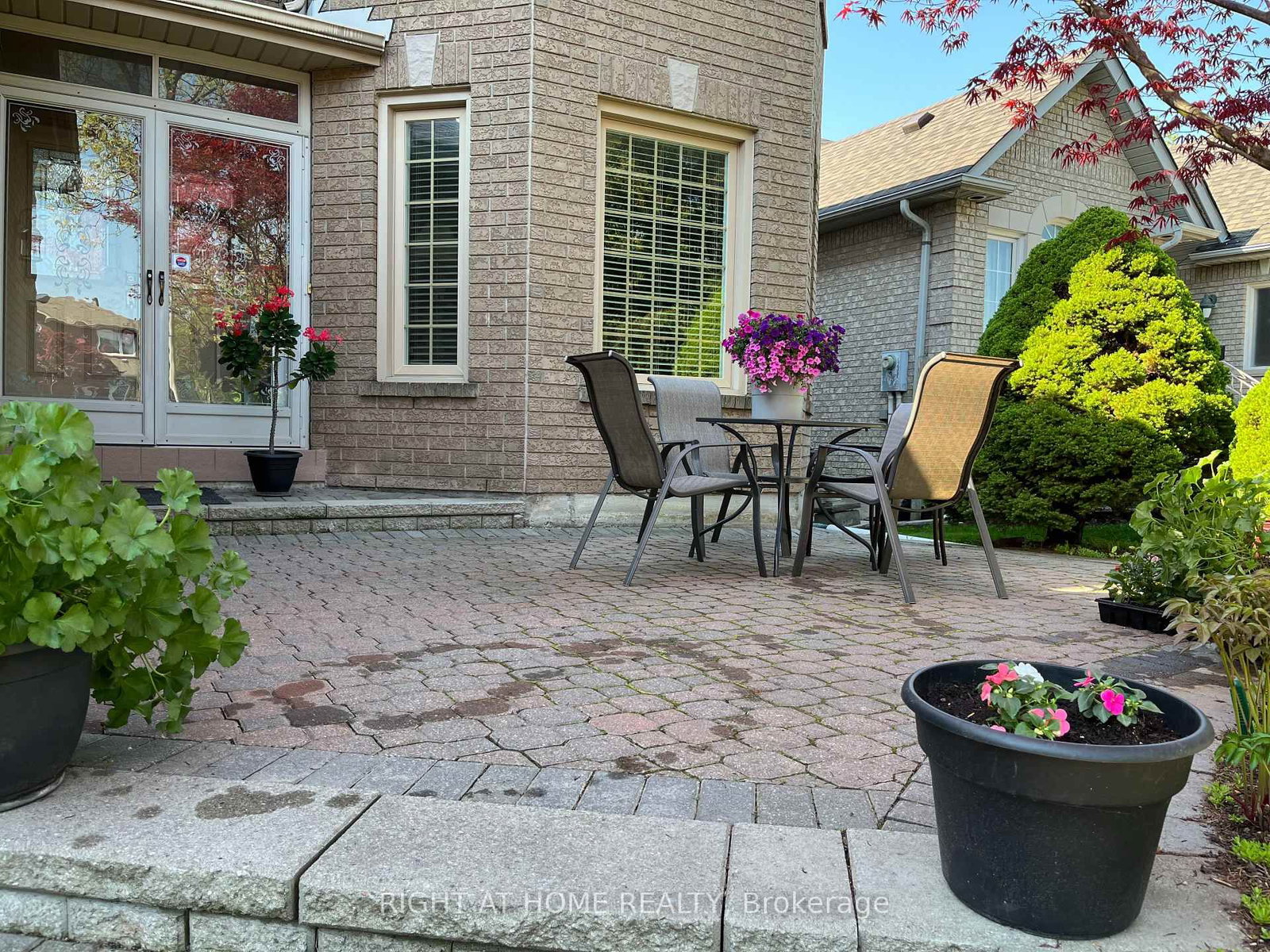 27 Addison Street • Richmond Hill, ON photo 5
