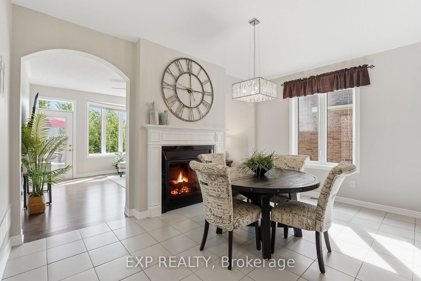 25 Manor Forest Road • East Gwillimbury, ON photo 10