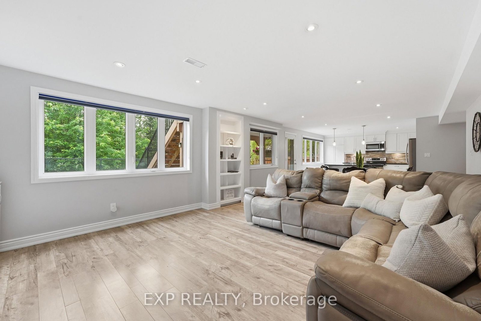 25 Manor Forest Road • East Gwillimbury, ON photo 25