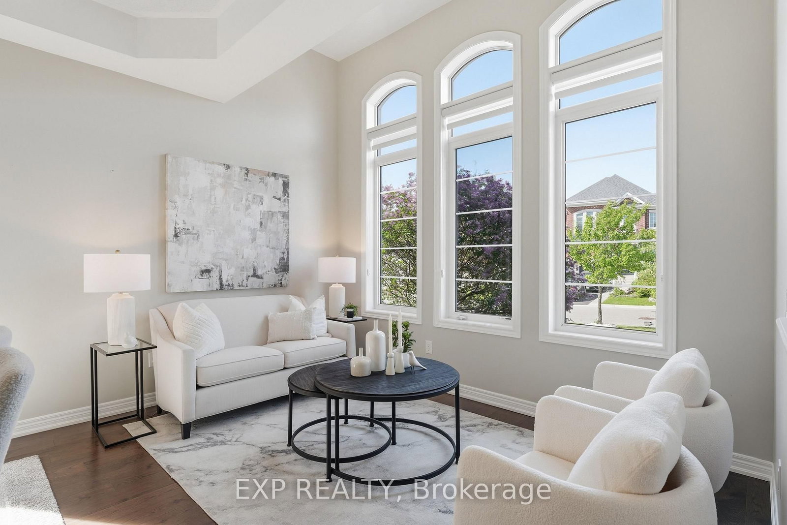 25 Manor Forest Road • East Gwillimbury, ON photo 3