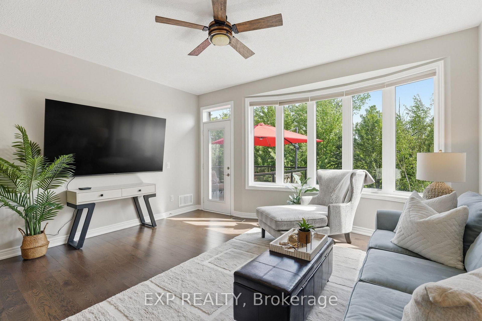 25 Manor Forest Road • East Gwillimbury, ON photo 4