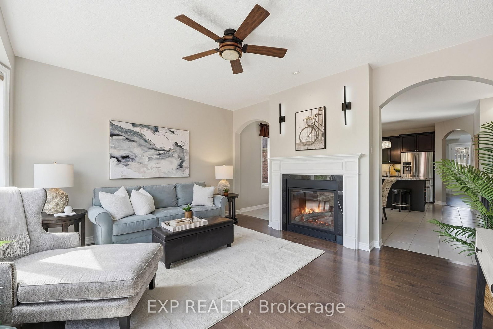 25 Manor Forest Road • East Gwillimbury, ON photo 5