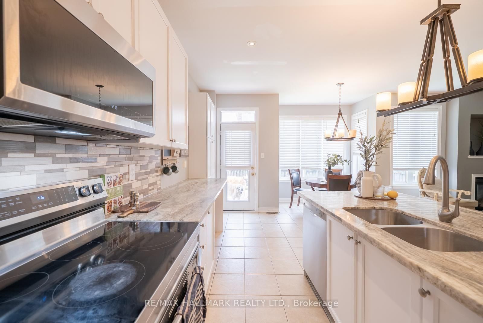 43 Horsedreamer Lane • Whitchurch-Stouffville, ON photo 12