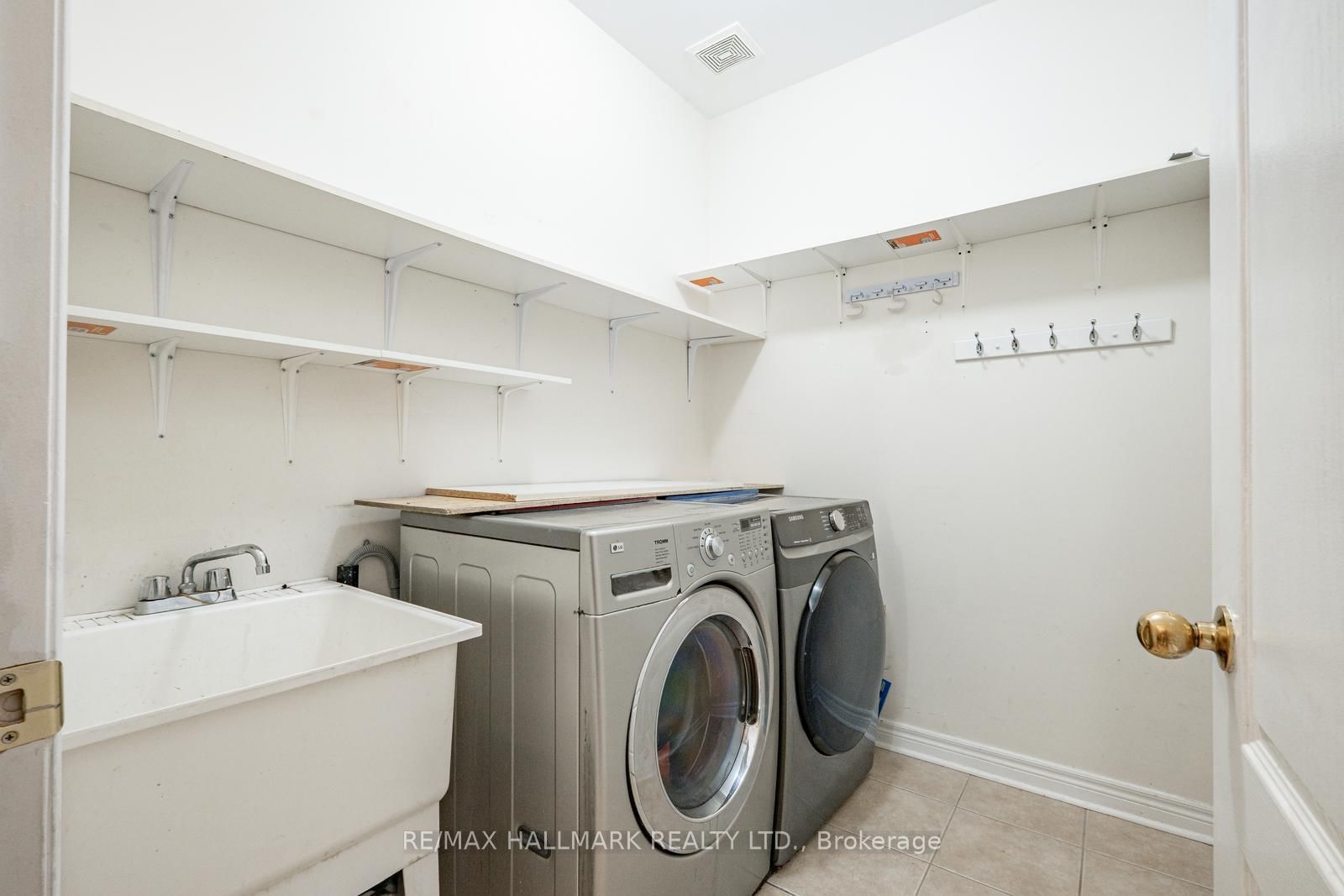 43 Horsedreamer Lane • Whitchurch-Stouffville, ON photo 36