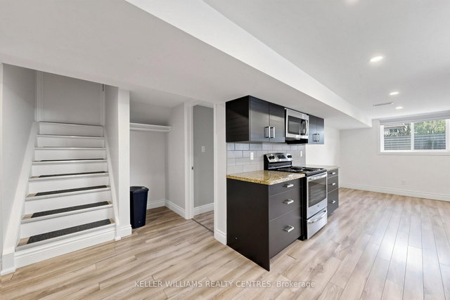 Lower - 807 Greenfield Crescent
