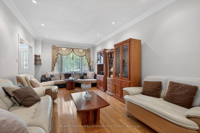 15 Lisa Crescent