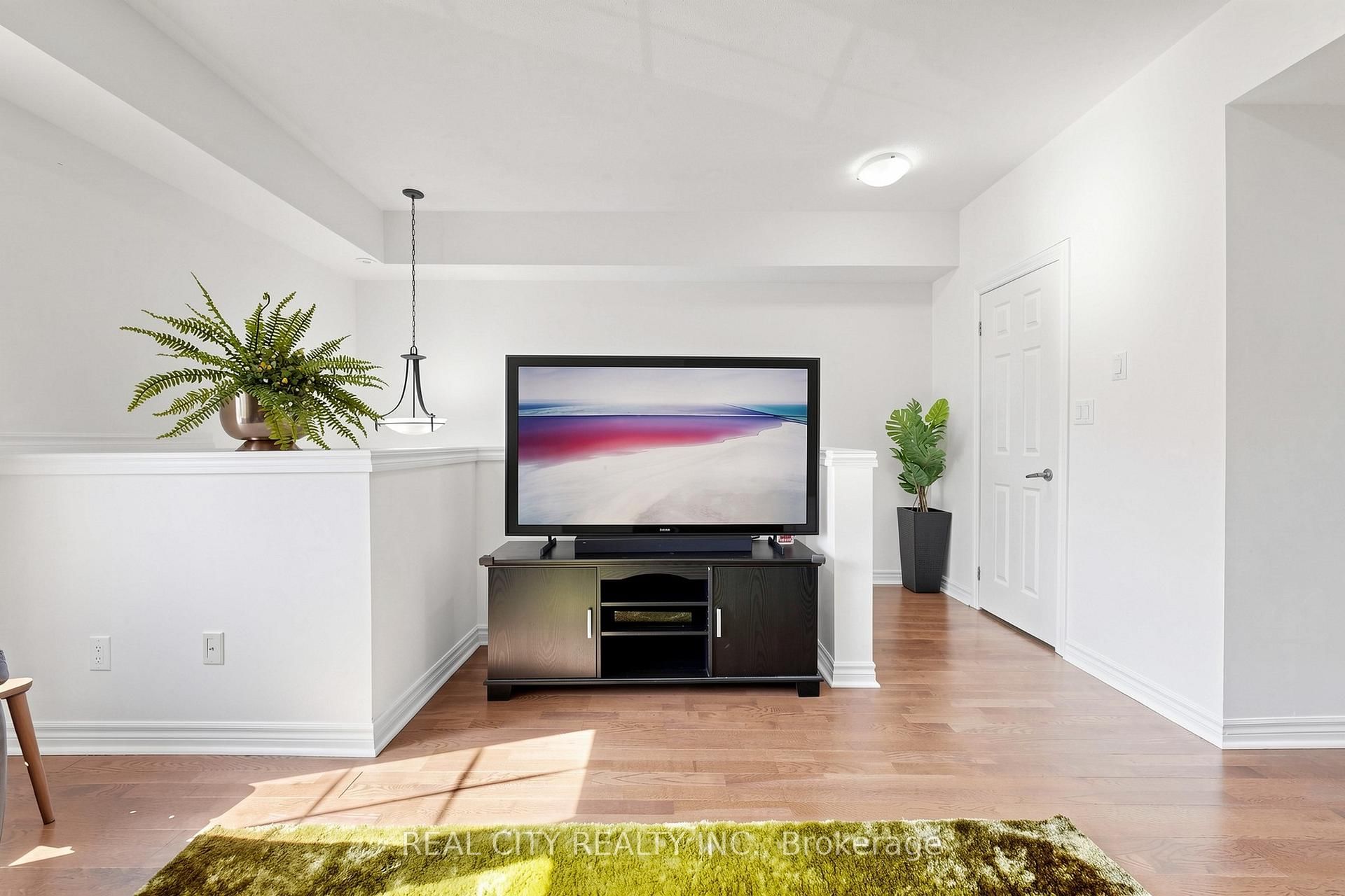 10 Greensborough Village Circle, Unit 22
