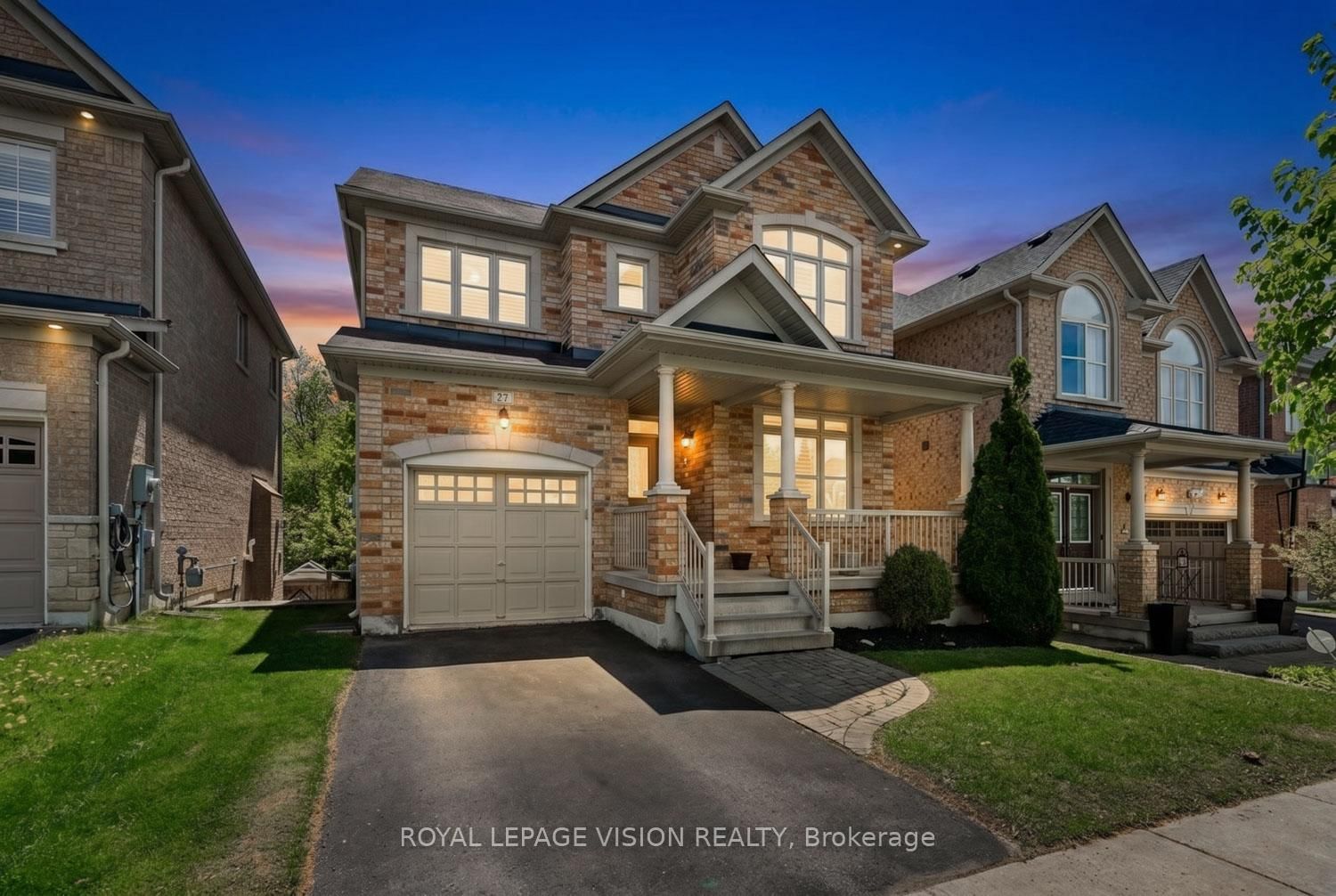 27 Ida Jane Grove • Whitchurch-Stouffville, ON photo 2