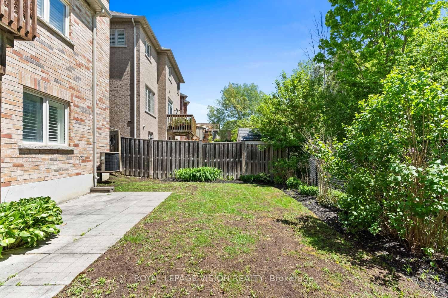27 Ida Jane Grove • Whitchurch-Stouffville, ON photo 31