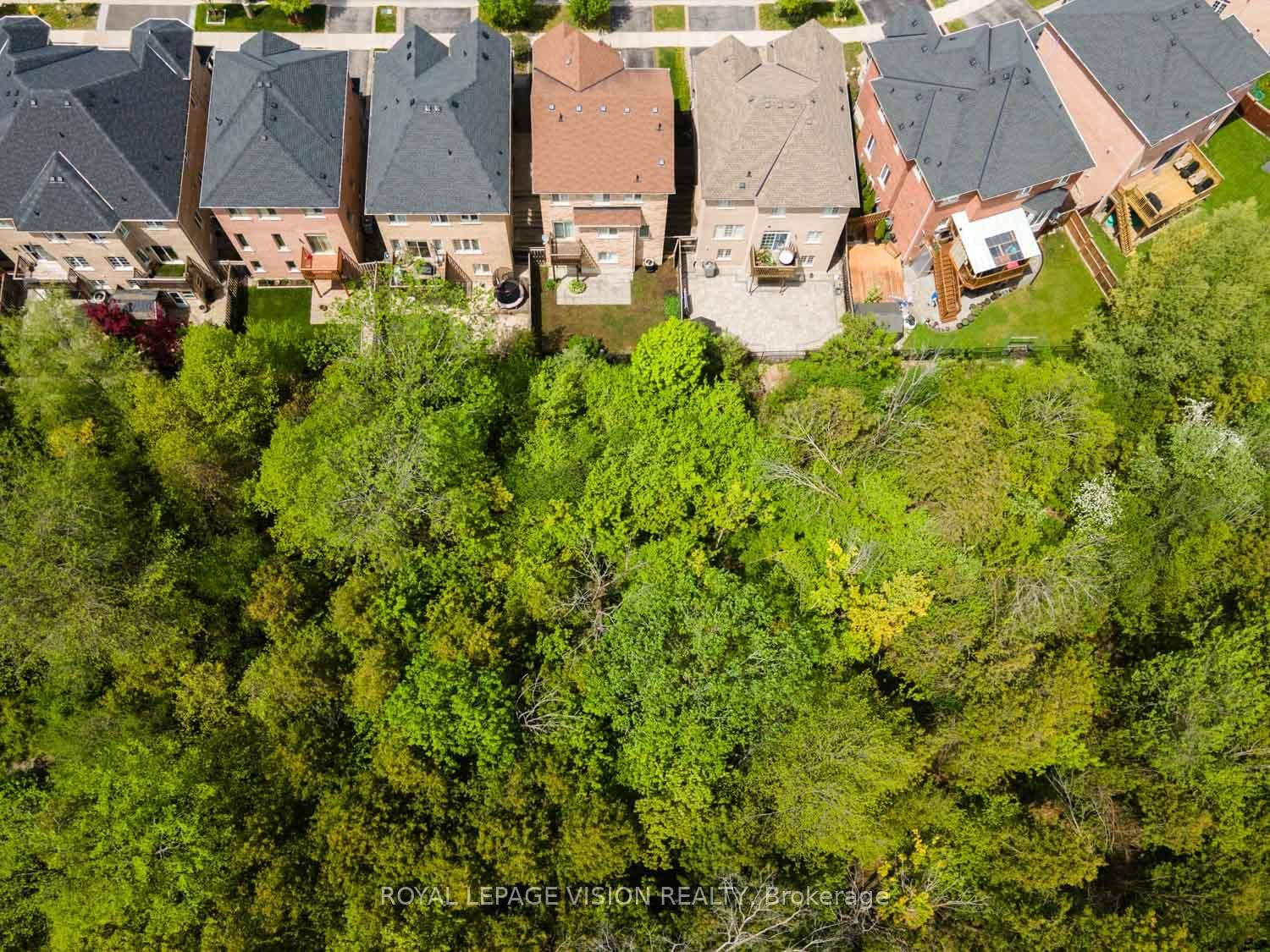 27 Ida Jane Grove • Whitchurch-Stouffville, ON photo 33