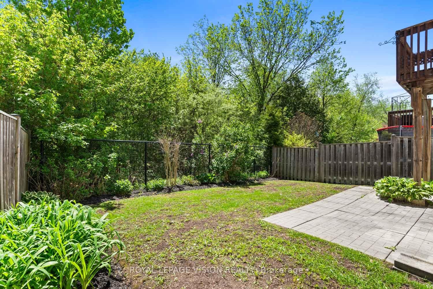 27 Ida Jane Grove • Whitchurch-Stouffville, ON photo 9
