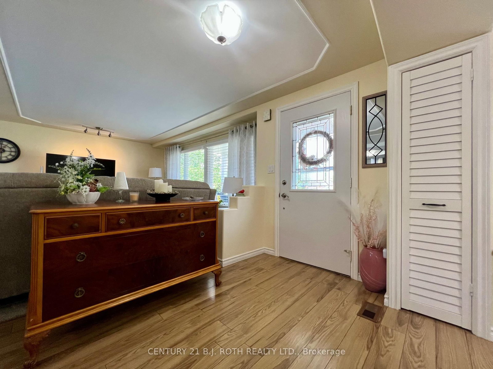 57 Main Street • Innisfil, ON photo 4