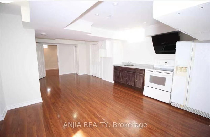 24 Jenmat Drive